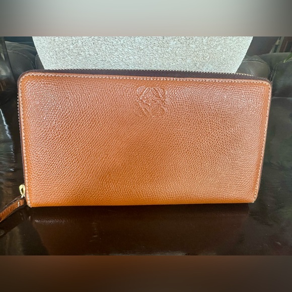 Loewe Tan leather wallet-EUC